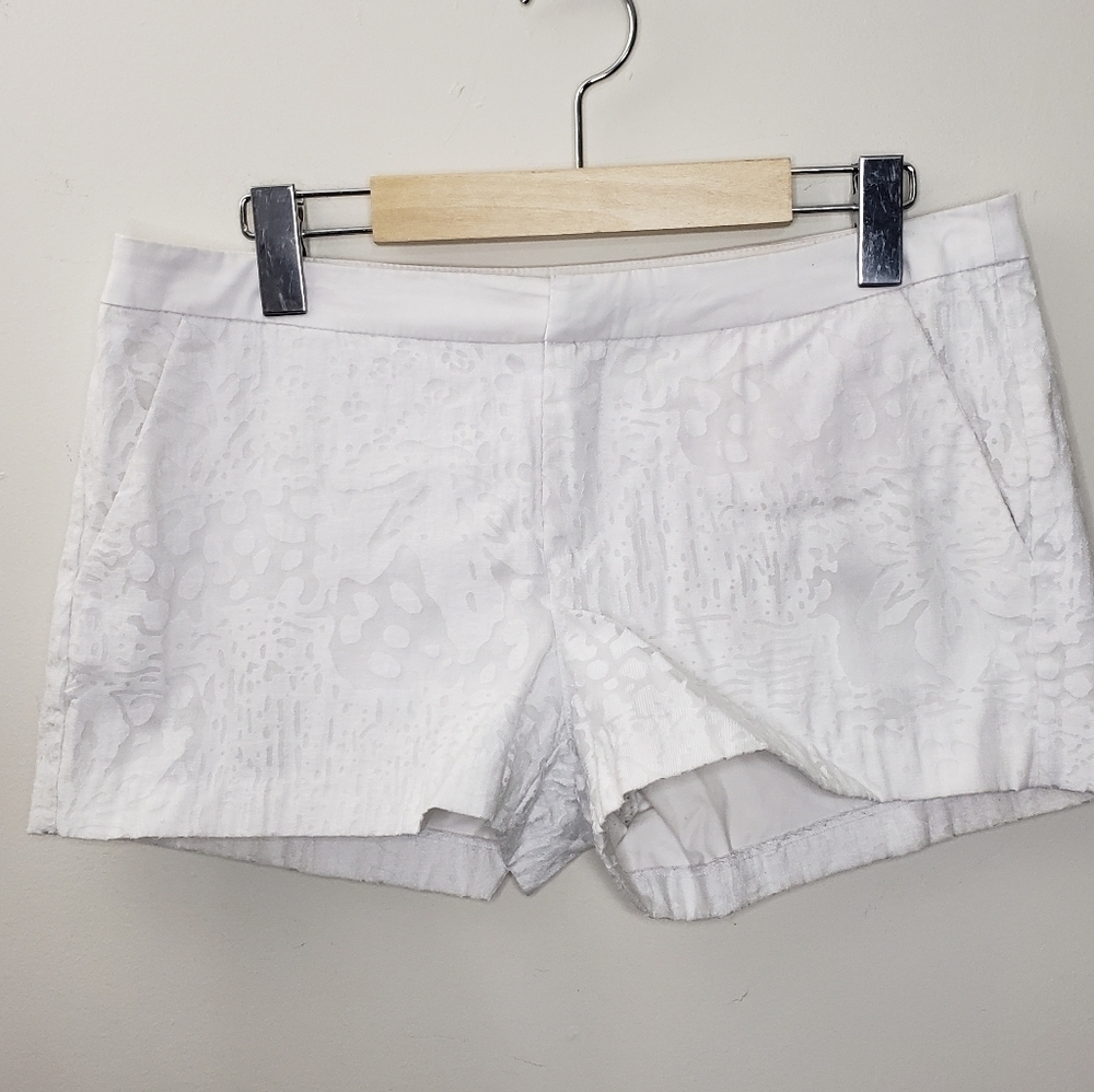 Guess Women White Shorts Size 6